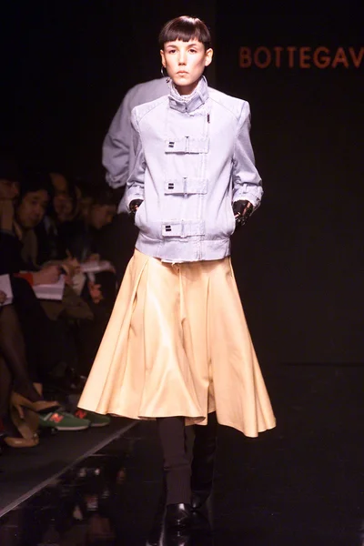 Look 3